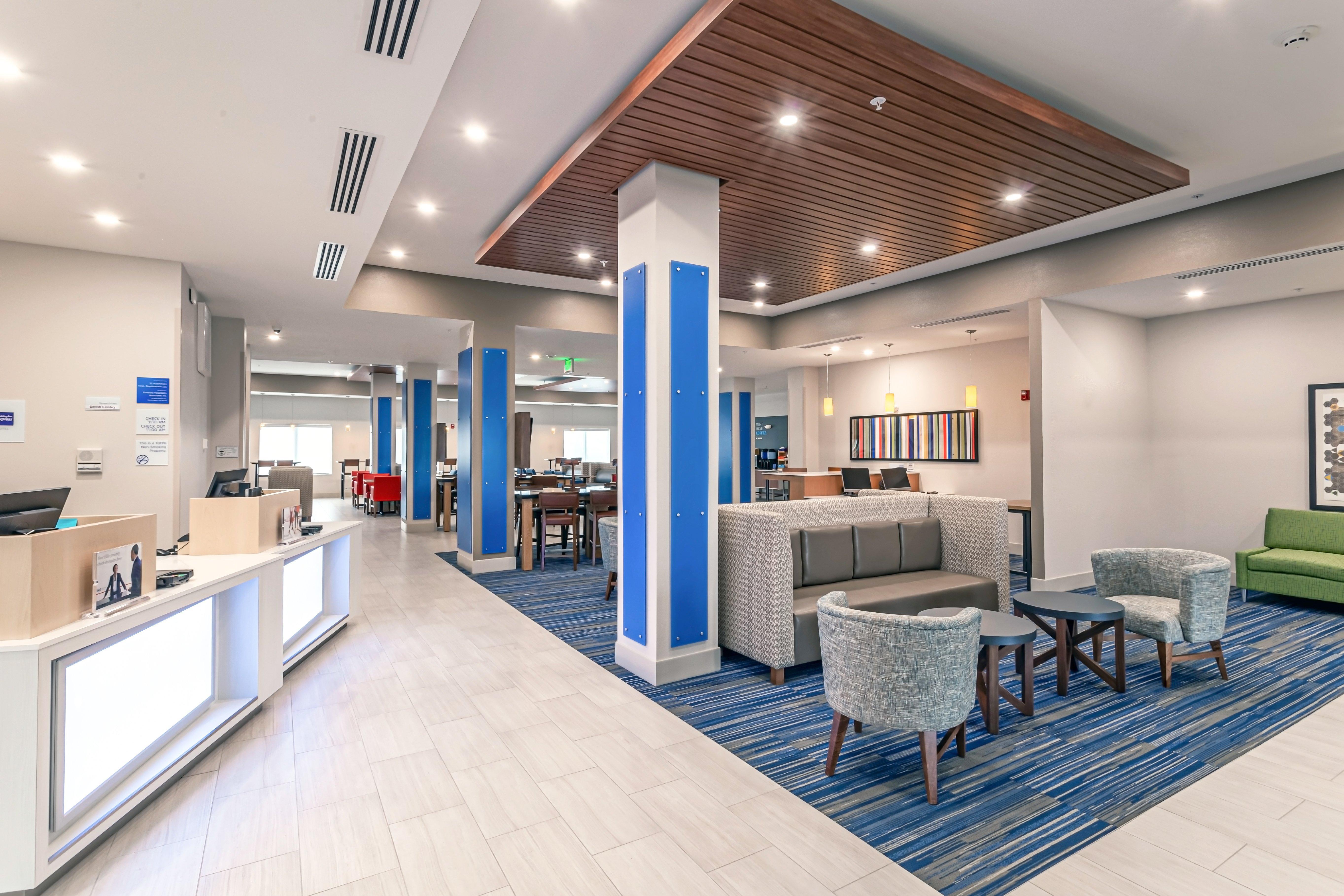 Holiday Inn Express & Suites - Columbus - Worthington By Ihg Bagian luar foto